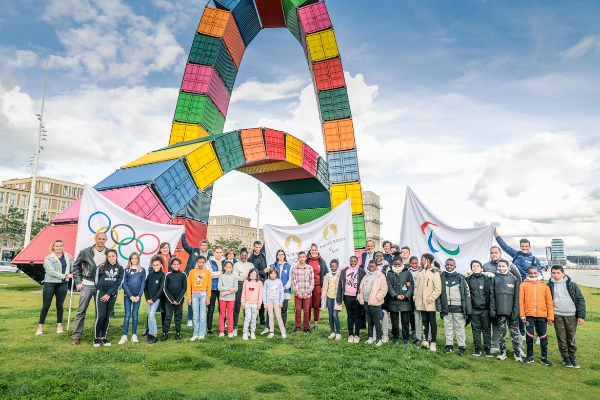 Tournée des drapeaux des JO de Paris 2024 une étape célébrée au Havre