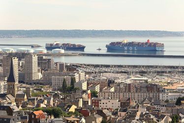 Le port à le vent en poupe