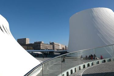 Place basse de l'Espace Oscar Niemeyer, depuis le réaménagement