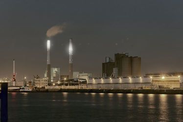 Pour Un Été au Havre, Vénus et Mars illuminent les cheminées de la centrale thermique EDF