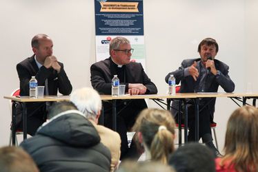 Des lycéens engagés face à Nicolas Hulot