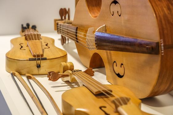 Histoires d'instruments : Synthétiseur - Collections du Musée de